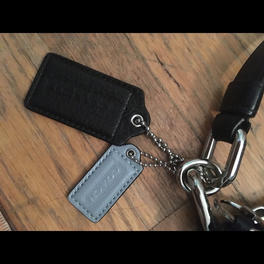 Coach bag! - Picture 3 of 6